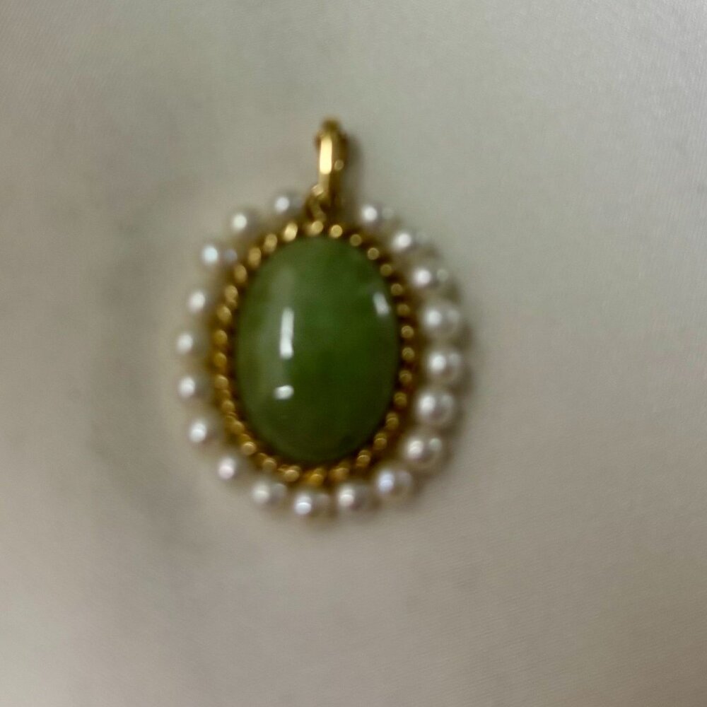 White Pearl/Jade 14k yellow gold oval shape pendant/enhancer